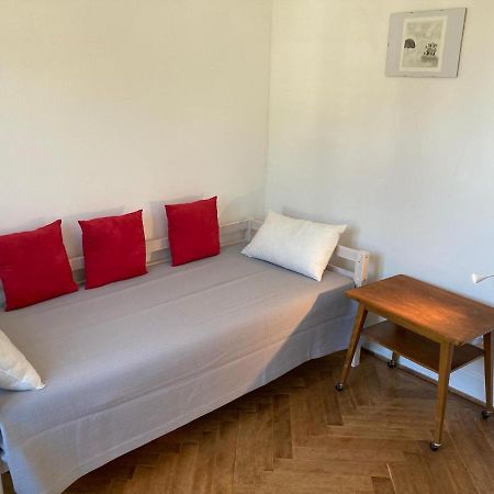 Charmant 2 Pieces Avec Parking Prive Lausanne Exterior photo