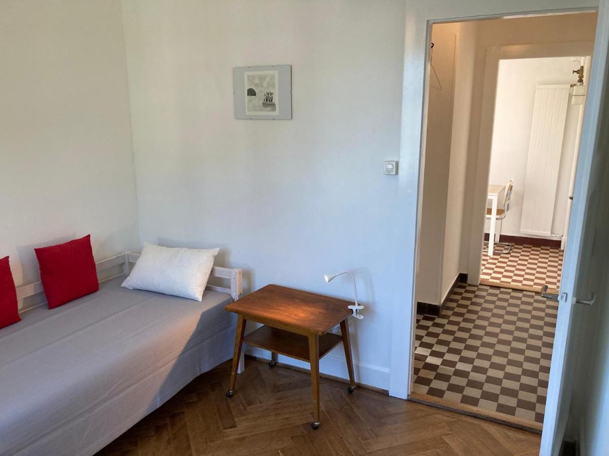 Charmant 2 Pieces Avec Parking Prive Lausanne Exterior photo